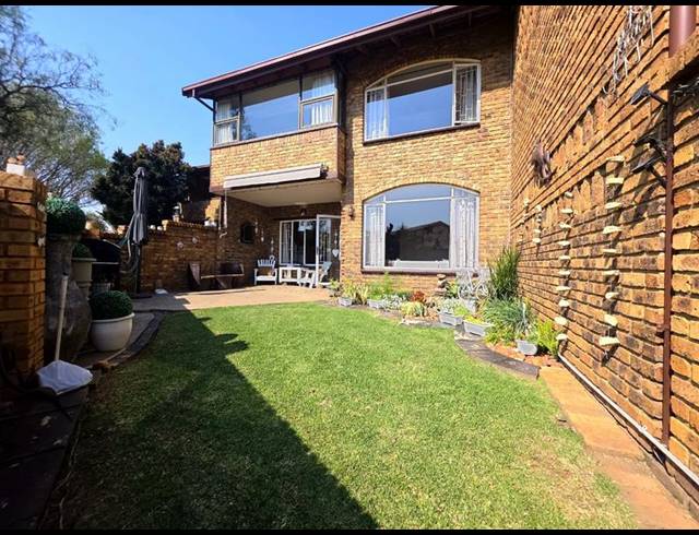3 BEDROOM TOWNHOUSE FOR SALE IN ALBEMARLE EXT 2
